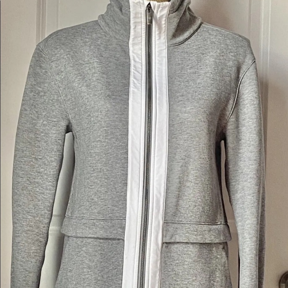 Lululemon Jacket. - Picture 5 of 7